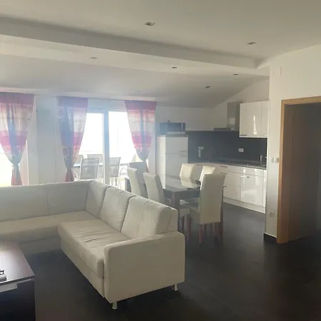 Lägenhet Apartments Ljupko *